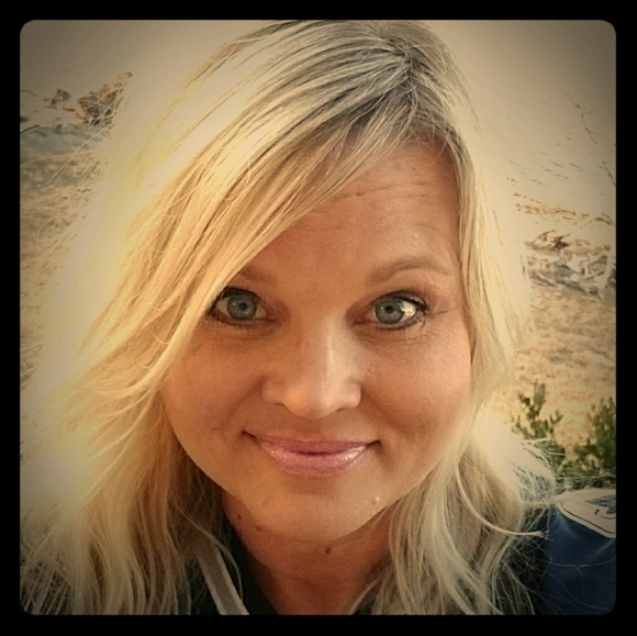 Meet your Posher, Teri - Picture 1 of 1